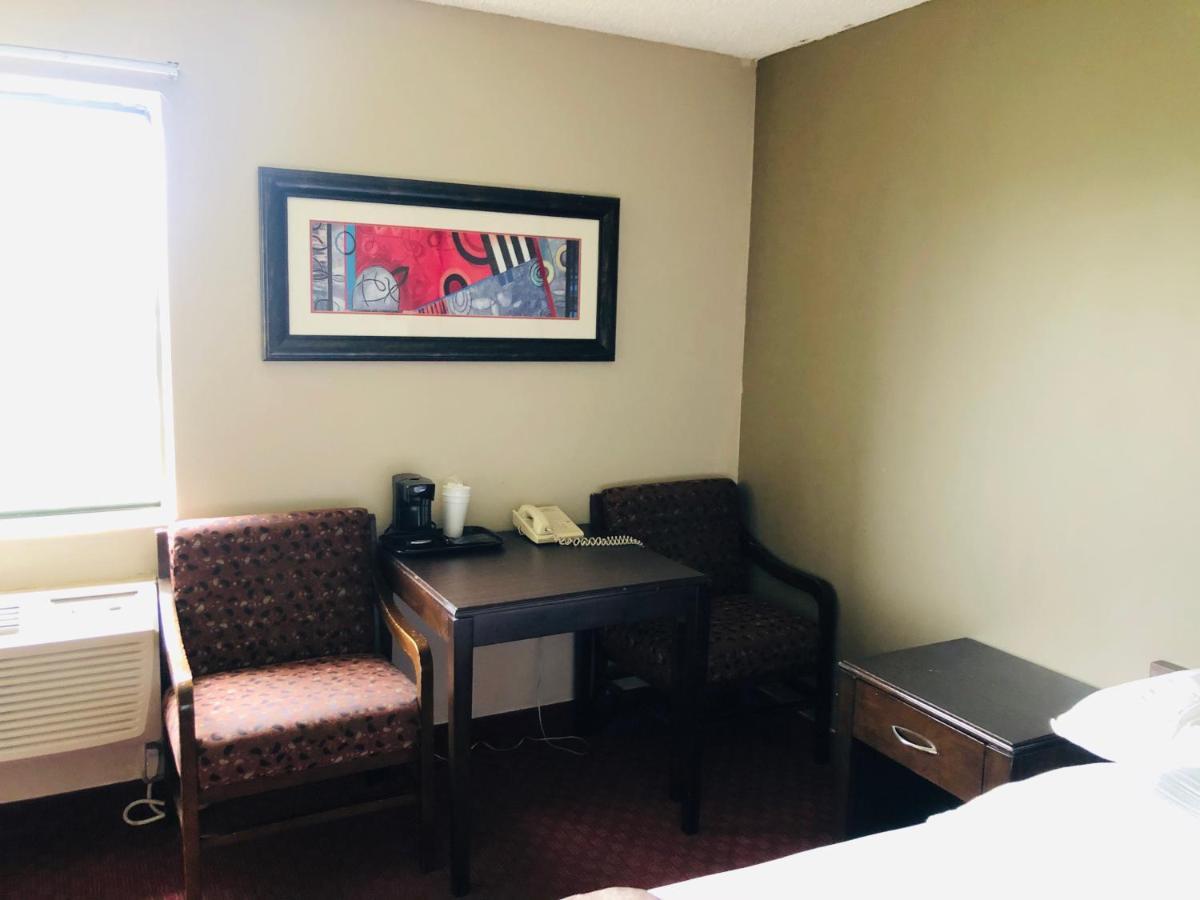 The Inn&Suites Sw Omaha Esterno foto