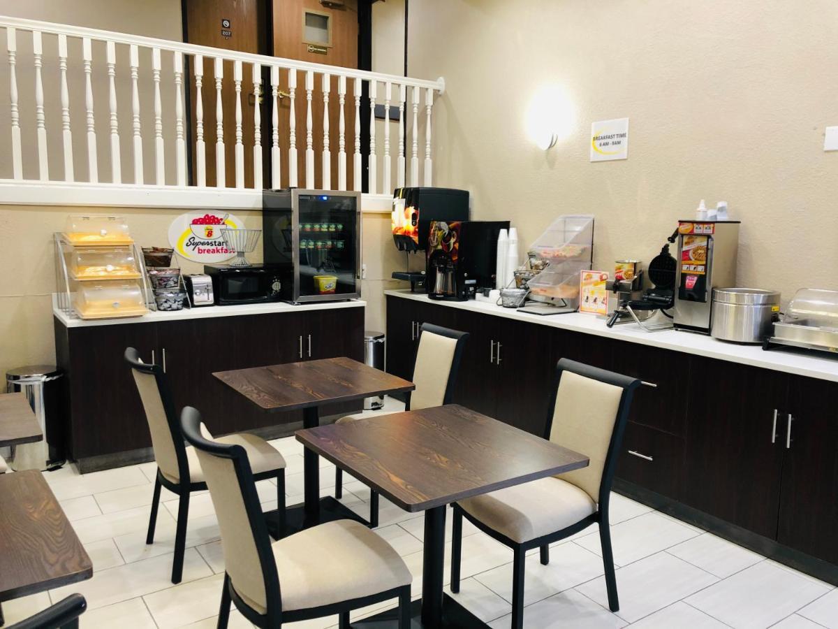 The Inn&Suites Sw Omaha Esterno foto