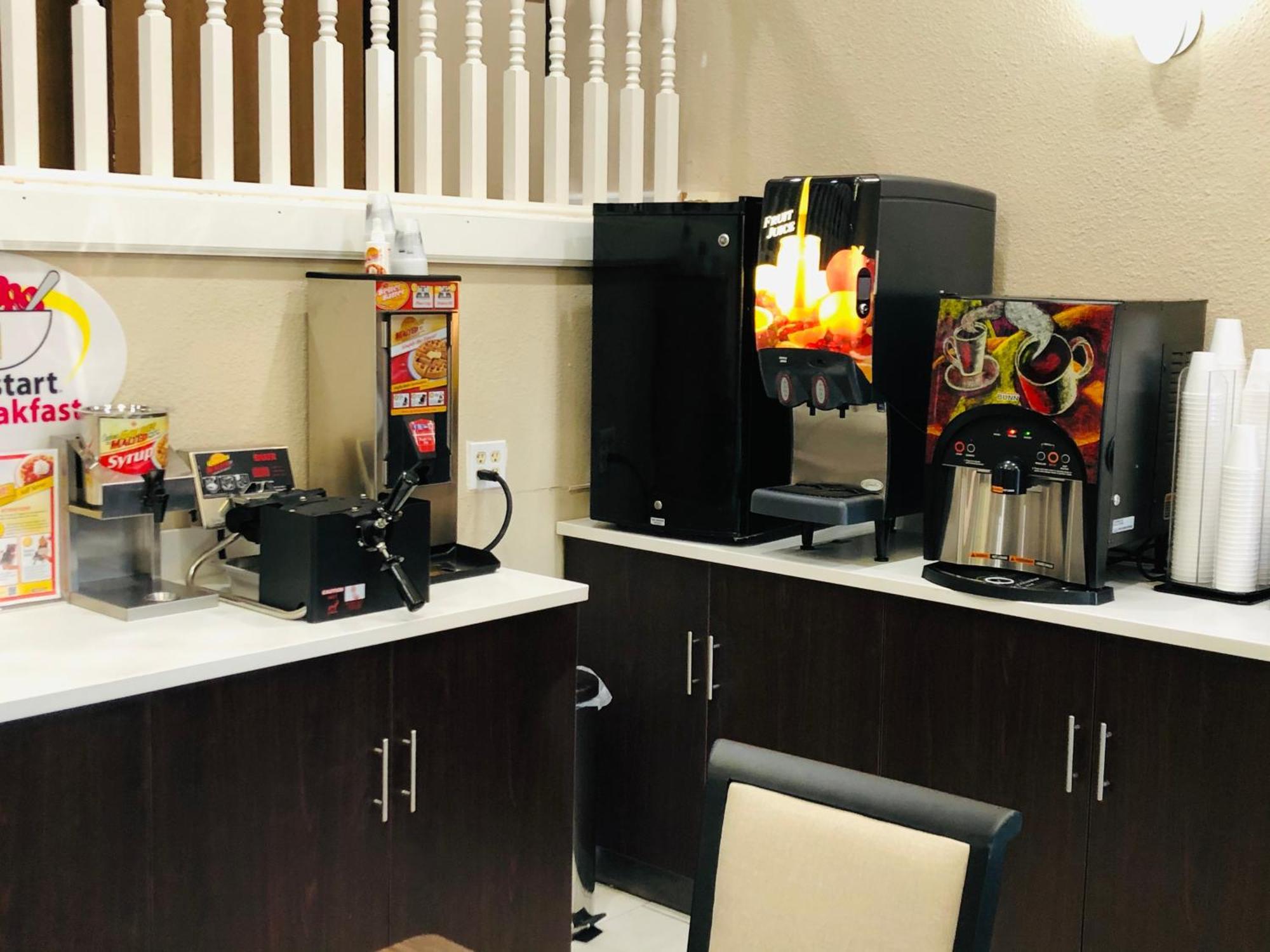 The Inn&Suites Sw Omaha Esterno foto
